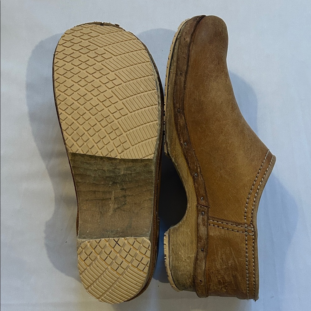 handmade wooden and Leather Women's Clogs - Picture 2 of 4